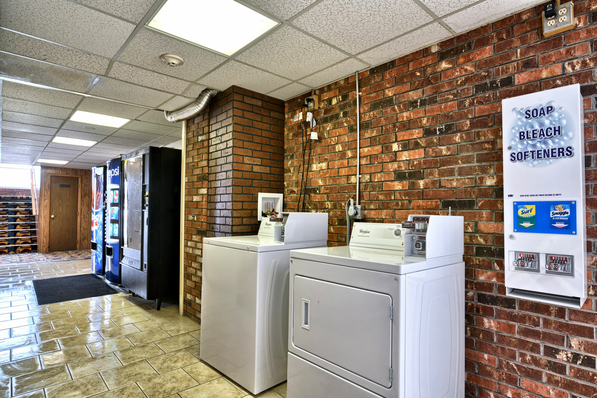 Howard Johnson By Wyndham Bangor Ngoại thất bức ảnh